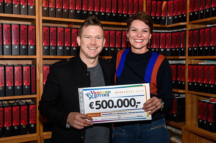 Vriendenloterij schenkt 500.000 euro aan leesbevordering