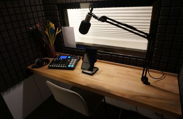 Hoe klinkt een bestseller? Achter de schermen bij Audiobook Factory