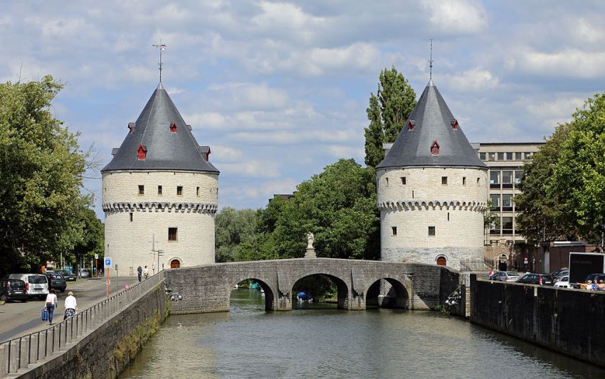 Hoe gaat het nu bij de buren? Boektopia en Literatuur Vlaanderen