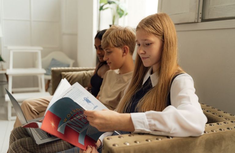 Meertalige kinderen gebaat bij meertalige aanpak in het leesonderwijs