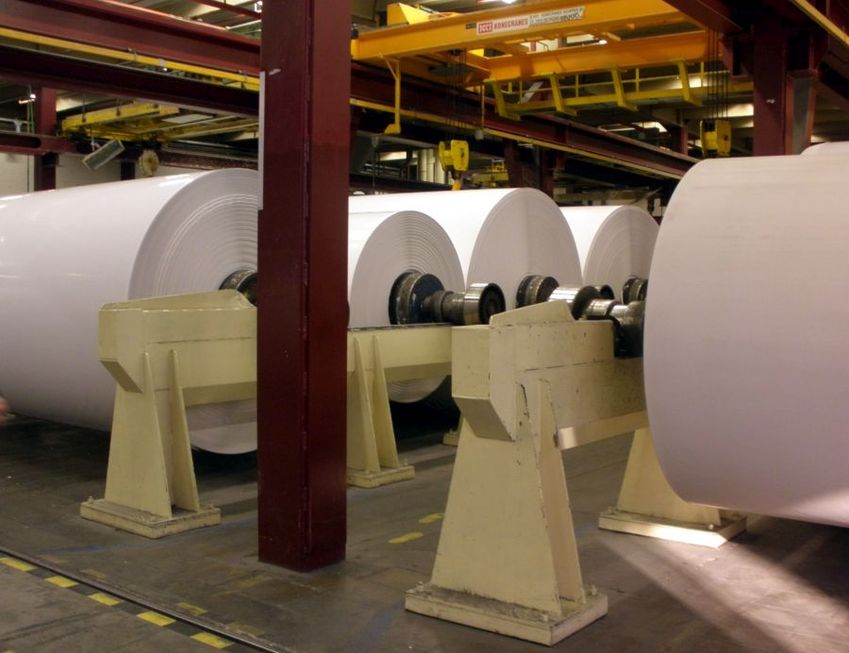 Recyclingheffing papier iets lager