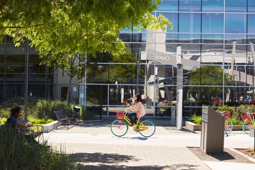 Doe als Google: zet je eigen platform op de eerste plaats