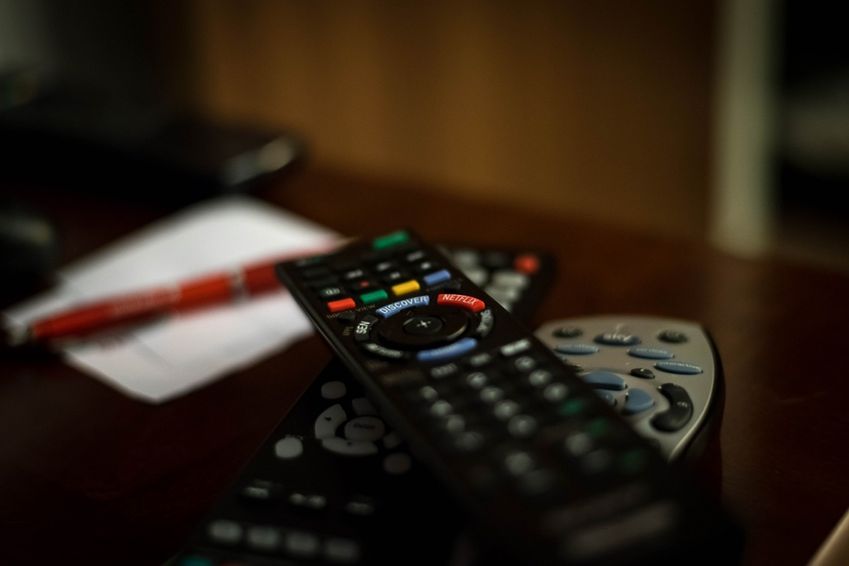NPO viert Boekenweek met boekverfilmingen