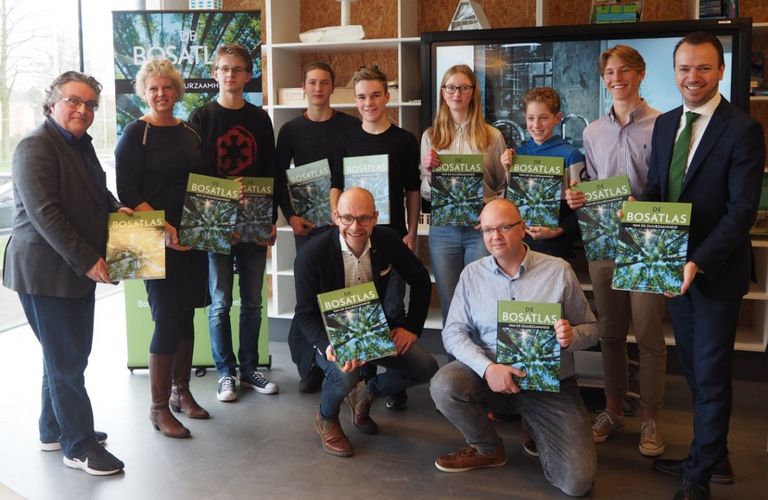 Noordhoff deelt De Bosatlas van de duurzaamheid uit