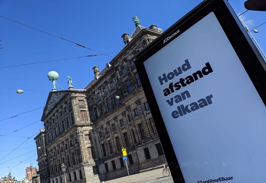 Houd (afstand) van elkaar