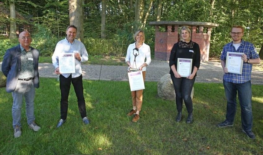 Anne Marie Hoekstra (Kontakt Mediapartners) wint Prijs voor de Nieuwsbladjournalistiek