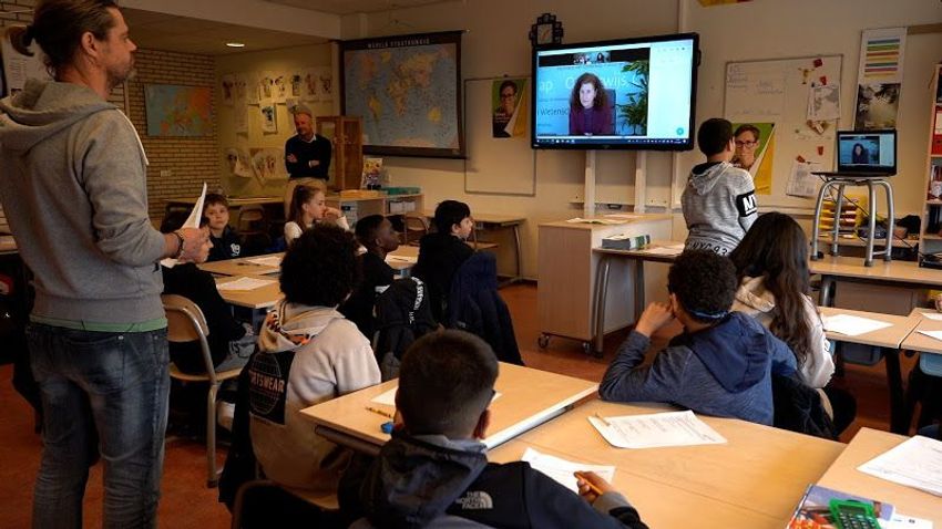 Minister van Engelshoven hoopt dat nieuw kabinet aandacht voor leesonderwijs heeft
