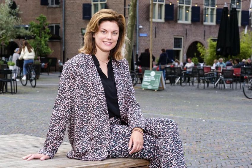 Jantine van den Hoven hoofdredacteur van indebuurt.nl