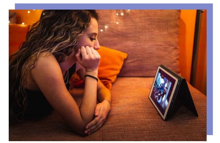 Mediamonitor 2022: Verschuiving naar online zet door