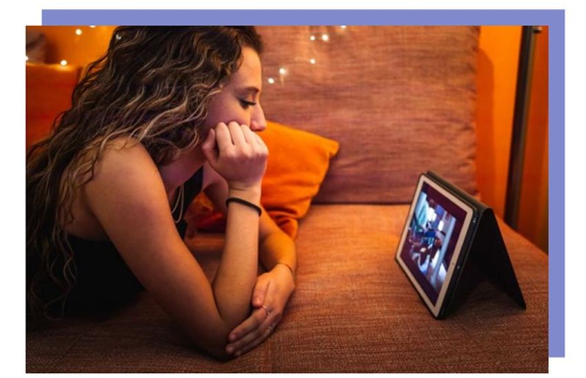 Mediamonitor 2022: Verschuiving naar online zet door