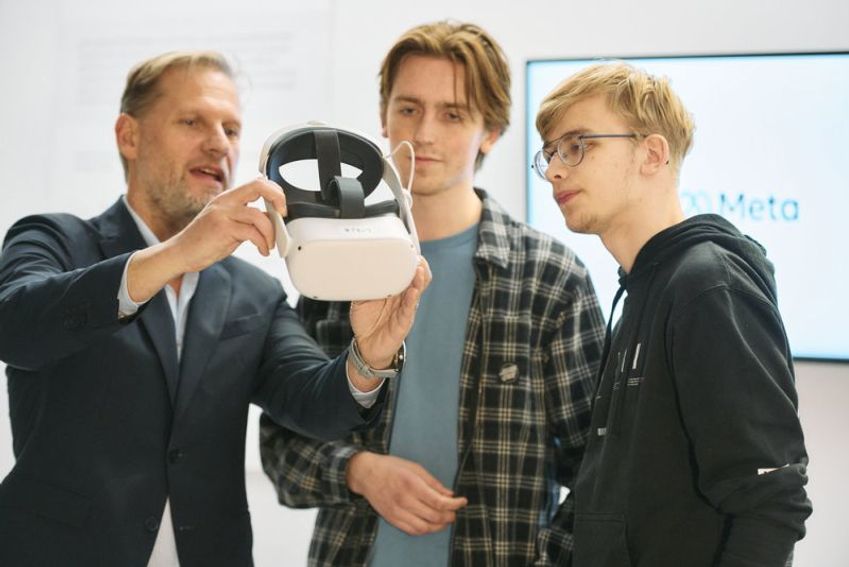 Studenten bouwen met nieuwe devices aan virtuele werelden in Metaverse Werkplaats