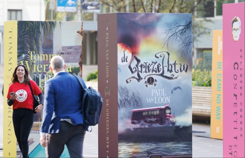 Boekenpetitie met ruim 285.000 handtekeningen overhandigd aan Tweede Kamerleden