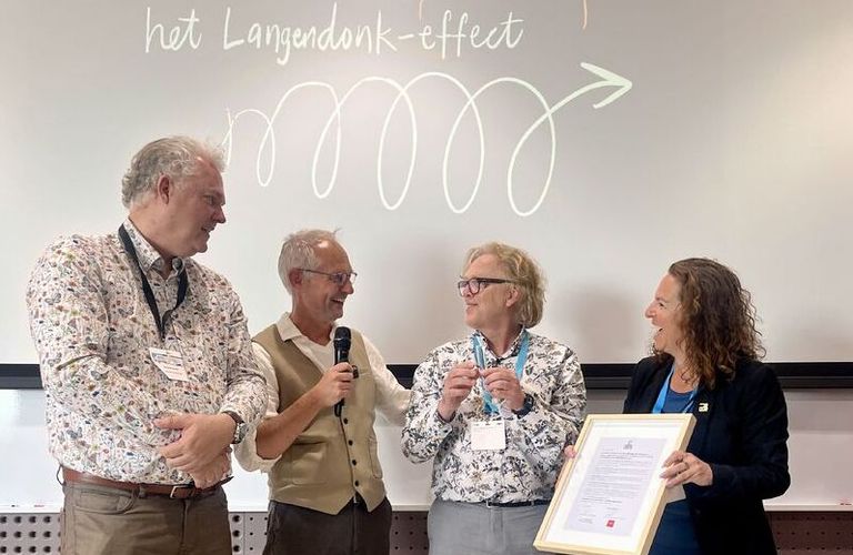 Adriaan Langendonk krijgt onderscheiding voor uitzonderlijke bijdrage aan leesbevordering 