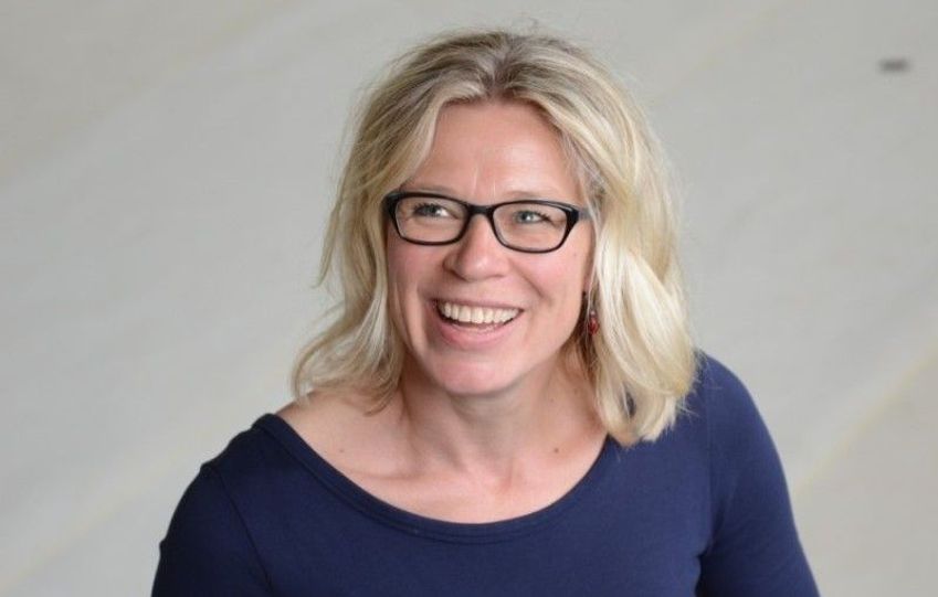 Helen Huydecoper (ThiemeMeulenhoff): “De eerste fase van ‘leuk spannend’ bij AI is inmiddels voorbij