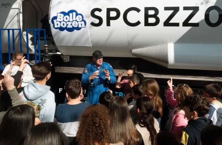 Lezen als superkracht: Bollebozen en SpaceBuzz brengen leesmissies naar basisscholen