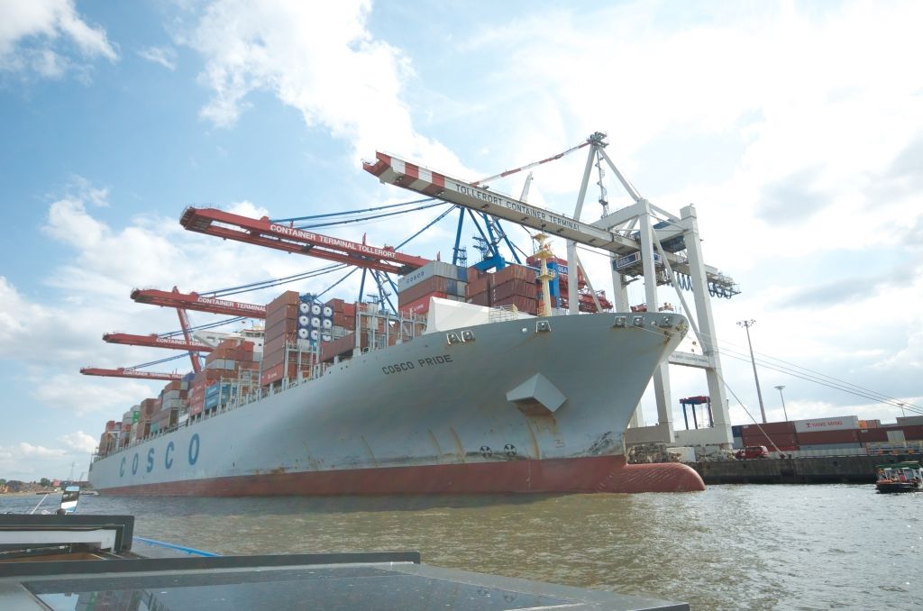 China's COSCO zet 5 miljard dollar in voor tweede poging scheepvaartkroon te veroveren