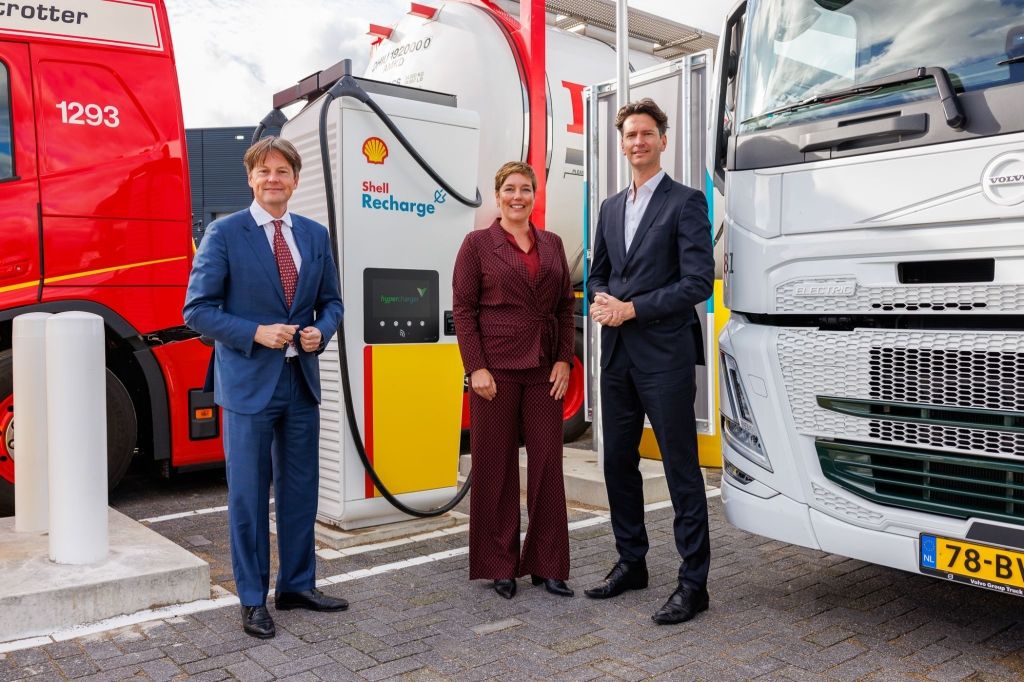 Primeur: Shell opent bij Eindhoven eerste station voor álle vrachtwagens