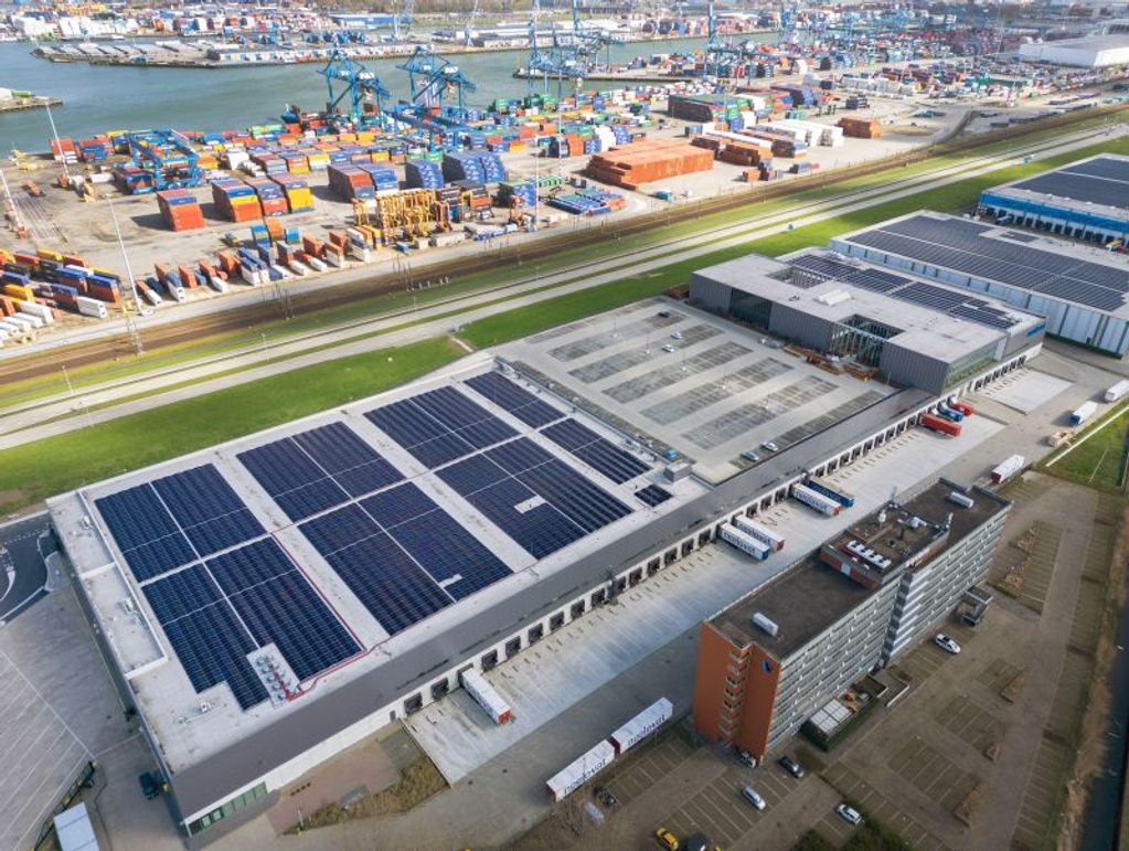 5.087 zonnepanelen op distributiecentrum Port Park Pernis