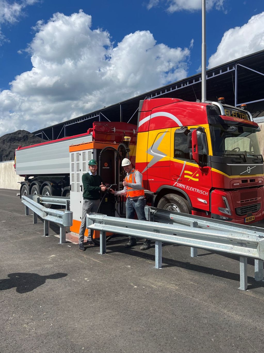 Gebr. Van der Lee realiseert emissievrij asfalt transport