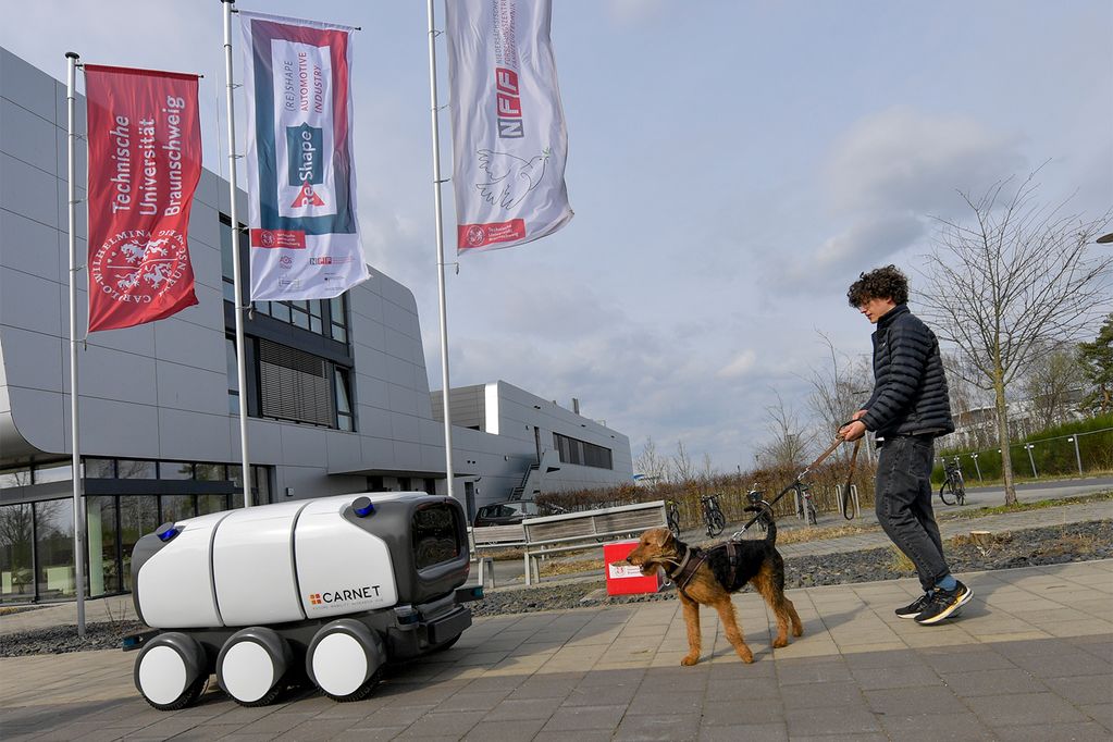  LogiSmile introduceert samenwerkende last-mile robots