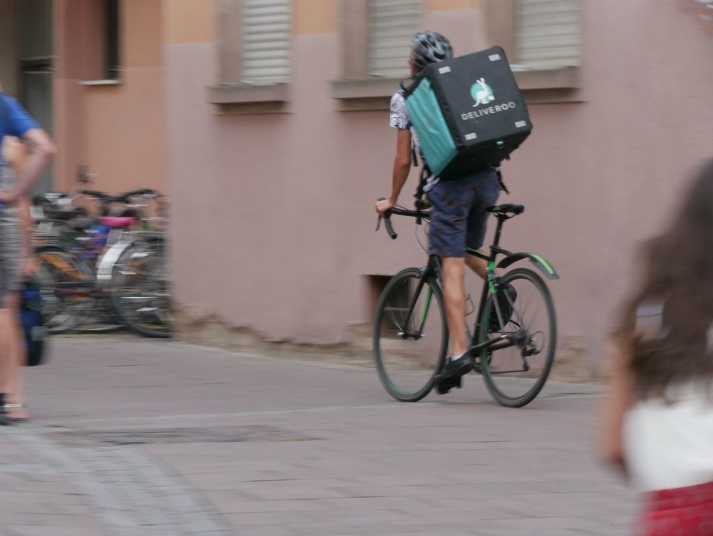 Rechter past cao Beroepsgoederenvervoer toe op bezorgers Deliveroo
