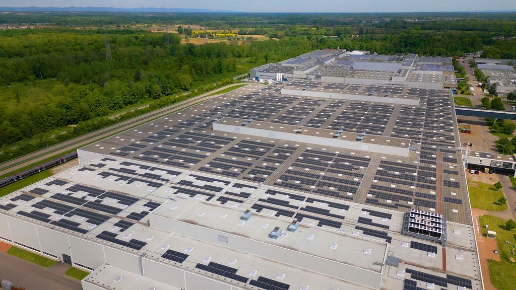 Sunrock voorziet Duitse fabrieken Mercedes-Benz van zonnepanelen