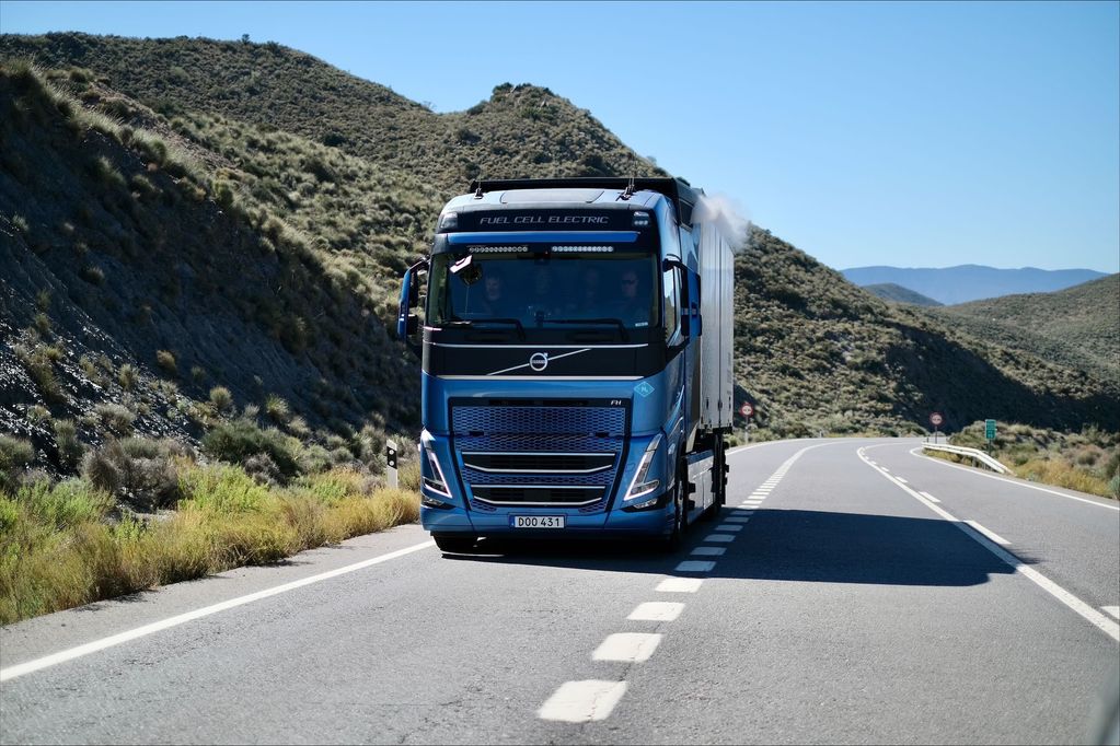 Volvo breidt portfolio uit met waterstoftrucks