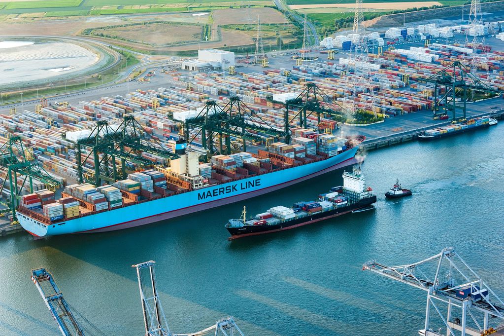 Havenbedrijf Rotterdam ziet containeroverslag dalen