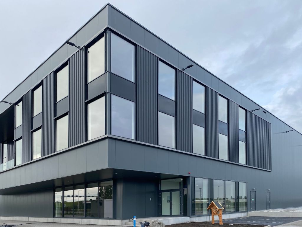 Nieuw distributiecentrum in Aalsmeer voor C.H. Robinson en Hoektrans