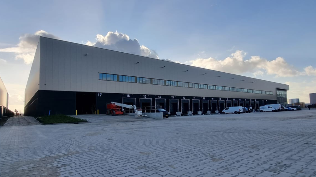 Zelfvoorzienend distributiecentrum voor NUNNER Logistics opgeleverd
