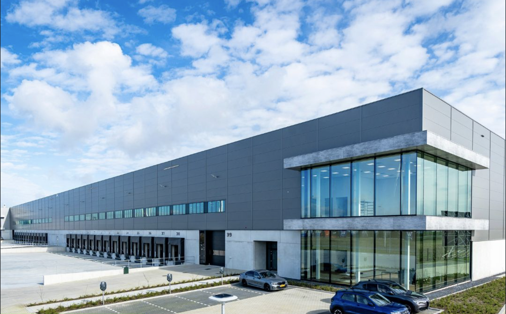 Vrolijk Groep levert nieuw ADR-distributiecentrum op in Moerdijk