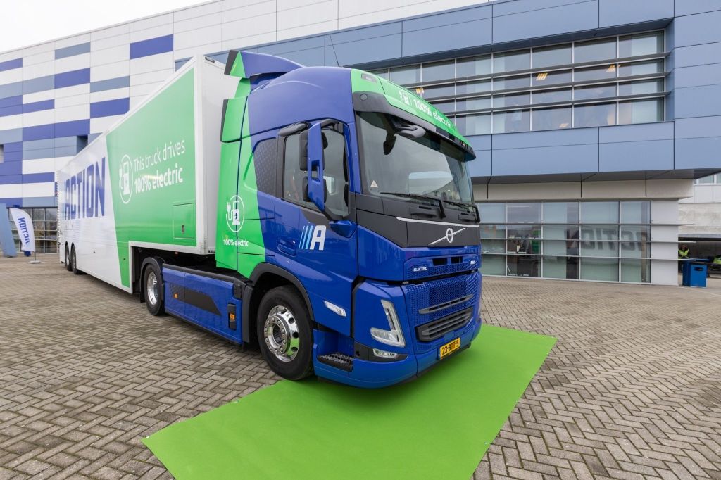 Action zet elektrische vrachtwagens in