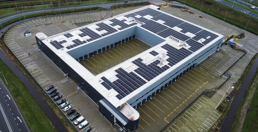 PostNL opent XXL sorteercentrum in Alphen aan den Rijn