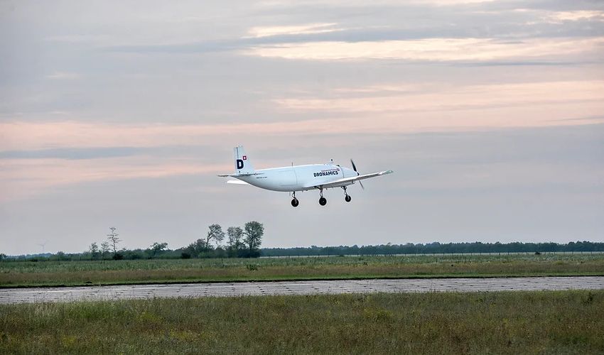 Dronamics baanbrekende vrachtdrone slaagt voor haar eerste vlucht