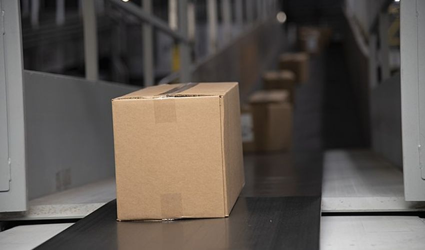 GLS verwerkt in Utrecht door nieuwe sorteermachines 10.000 pakketten per uur