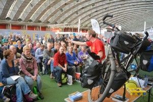 Op de Fiets- en Wandelbeurs was er bijzonder veel belangstelling voor de lezingen over bijzondere fiets en wandelreizen.