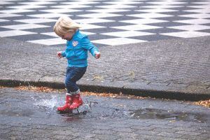 in de regen