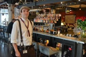 Ober in bar van hotel in EuropaPark