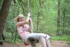 bestaand speeltoestel in het speelbos