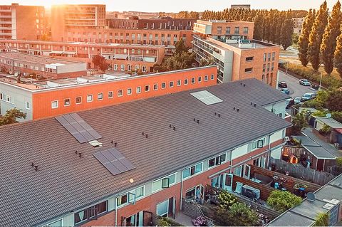 Ook Praxis stapt in zonnepanelen