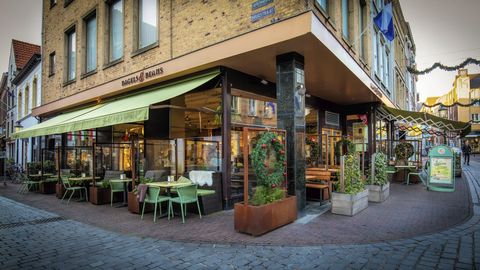 Eigenaar Bakker Bart neemt Bagels & Beans over