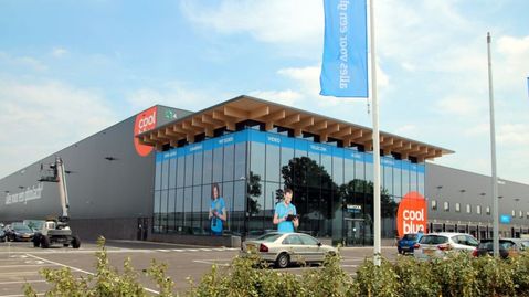Coolblue maakt magazijn energiepositief met megazonnedak
