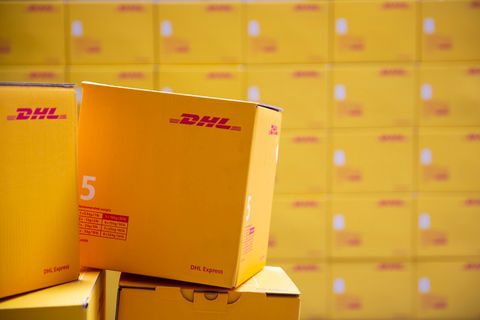 DHL vreest machtspositie PostNL en Sandd op pakketmarkt