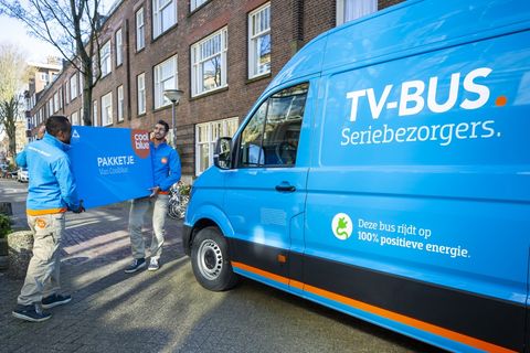 Coolblue wekt zelf energie op voor elektrische busjes
