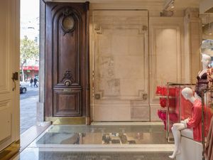 Etam gaat voor très chic in romantisch Parijs' pand