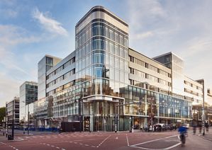 Financieel directeur van de Bijenkorf naar Ajax