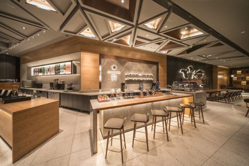In deze Starbucks staat kungfu centraal
