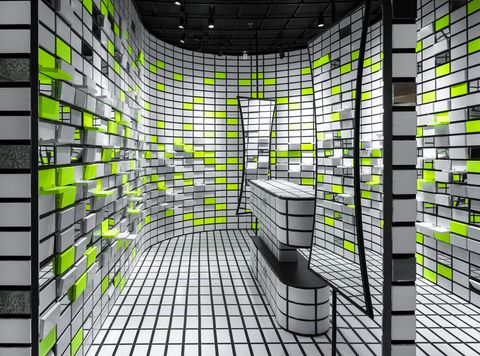 Dit brillenmerk maakt een optische illusie van zijn pop-upstore