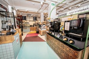 Hier voorziet Delhaize drukke stadsmensen van gemak en vers voedsel 