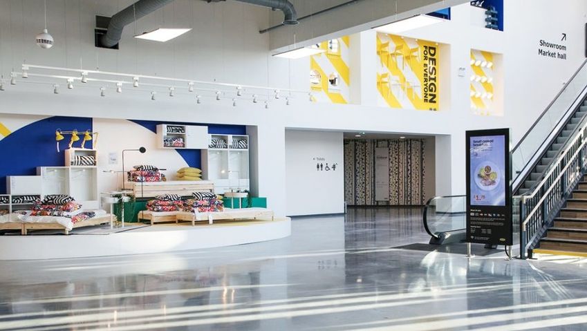 Een lesje yoga in een 'groene' IKEA